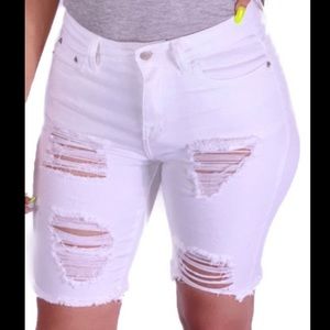 White Bermuda shorts